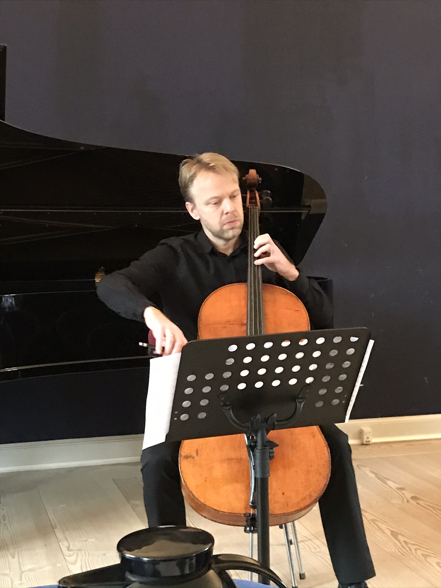 Cellist Henrik Dam Thomsen
